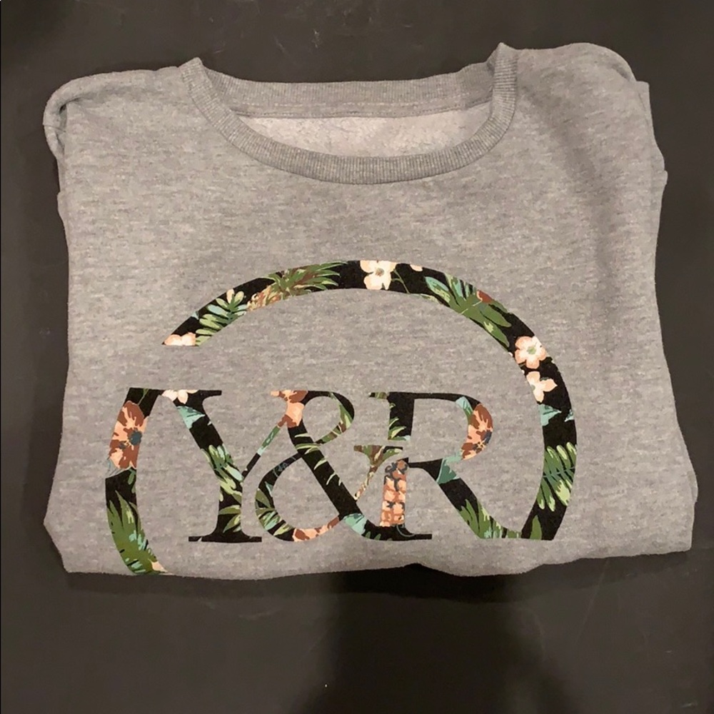 ✰Young and Reckless sweatshirt✰